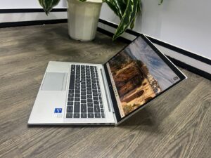 HP EliteBook 840 G8 - Core i7 Laptop - Image 3