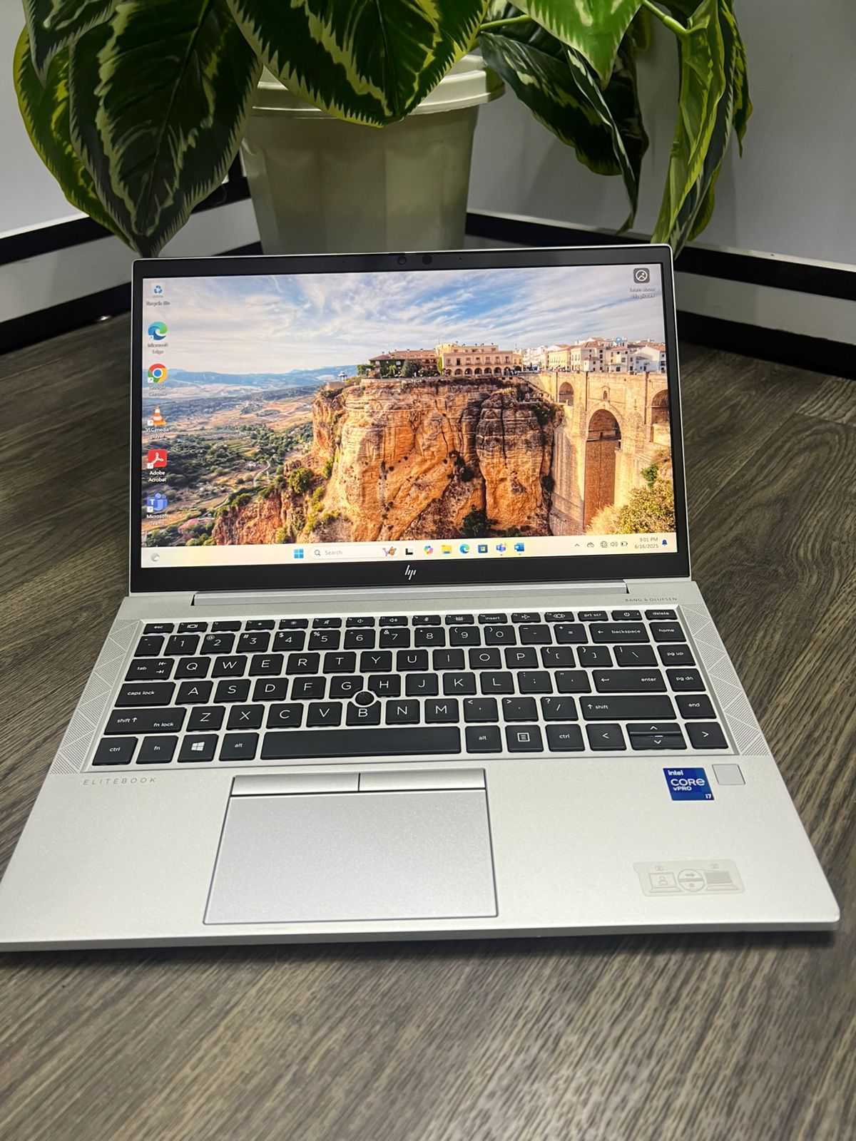 HP EliteBook 840 G8 - Core i7 Laptop - Image 4